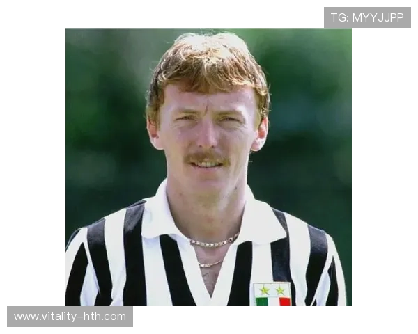 足球百大球星精彩回顾全程观看带你走进传奇球员的世界